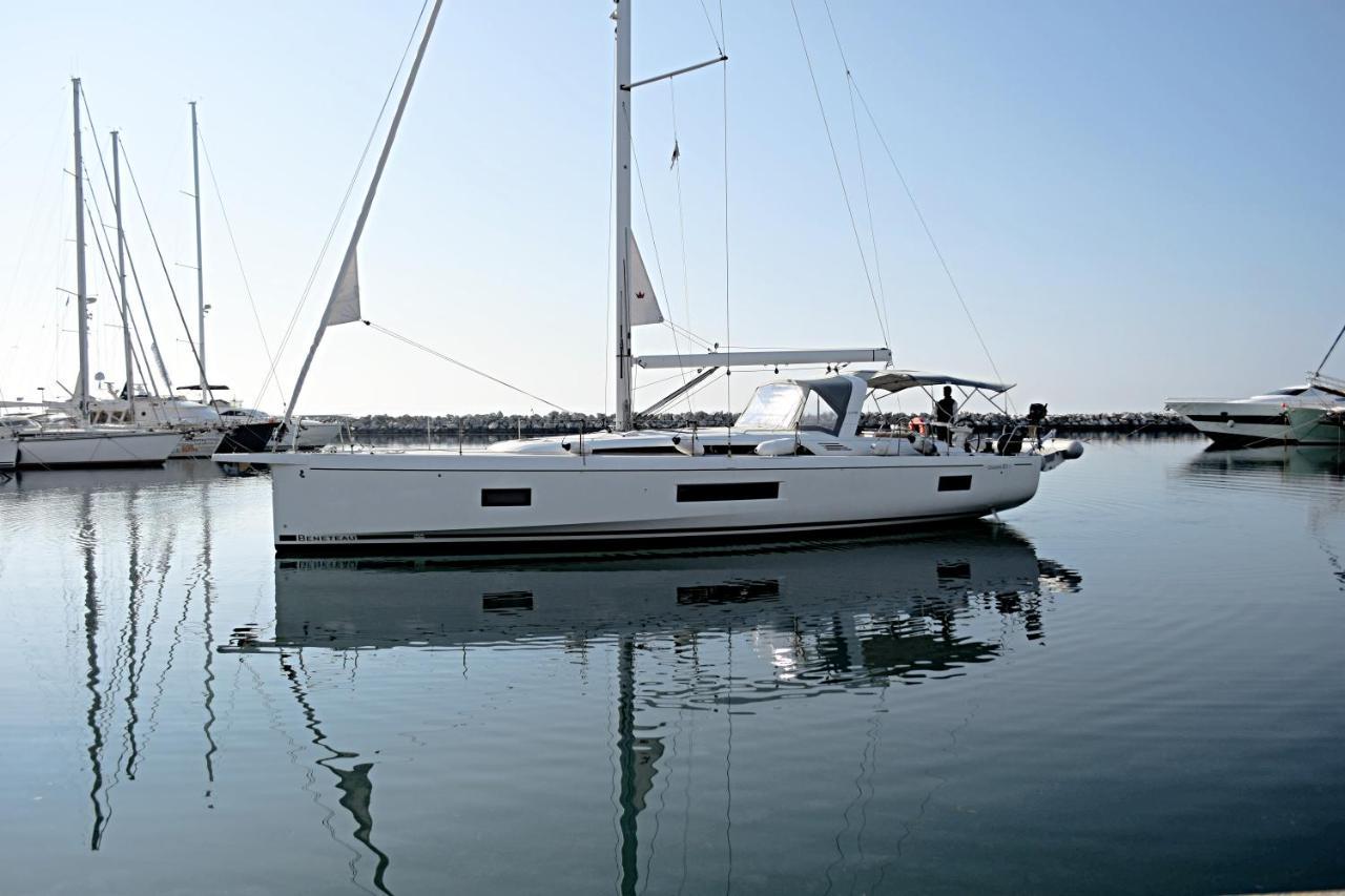 ホテル Yacht Psari テッサロニキ エクステリア 写真