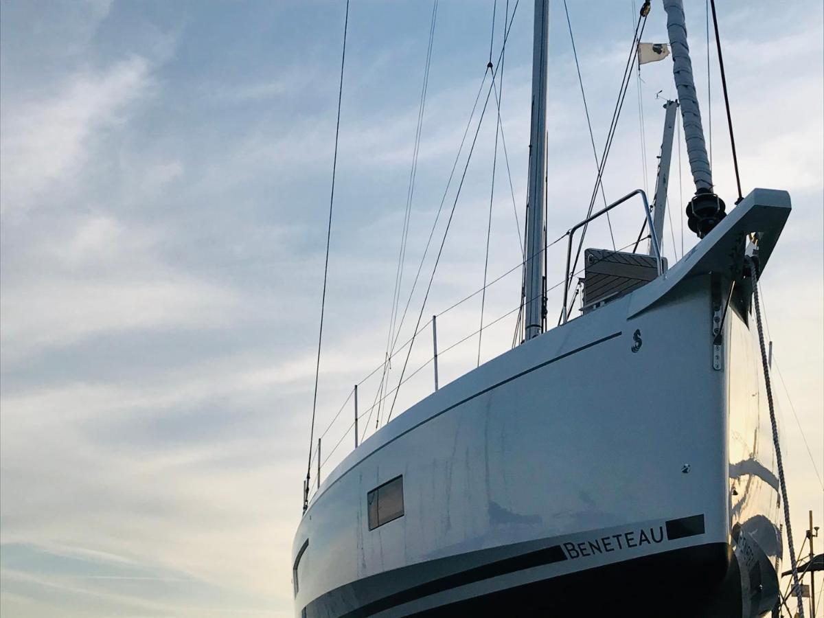 ホテル Yacht Psari テッサロニキ エクステリア 写真