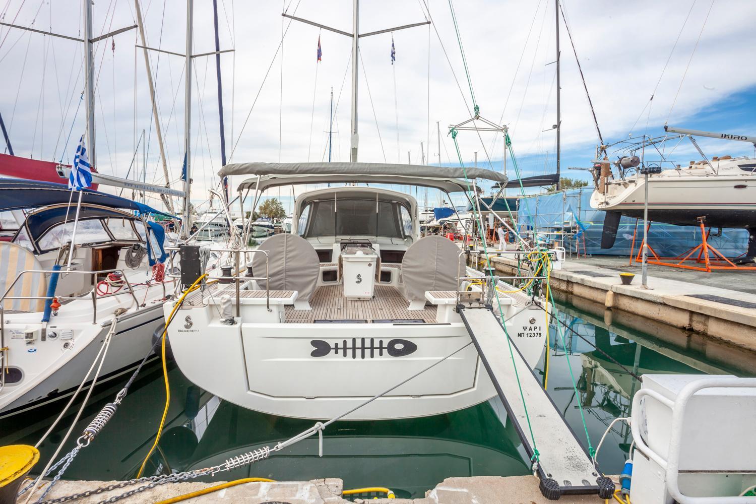 ホテル Yacht Psari テッサロニキ エクステリア 写真