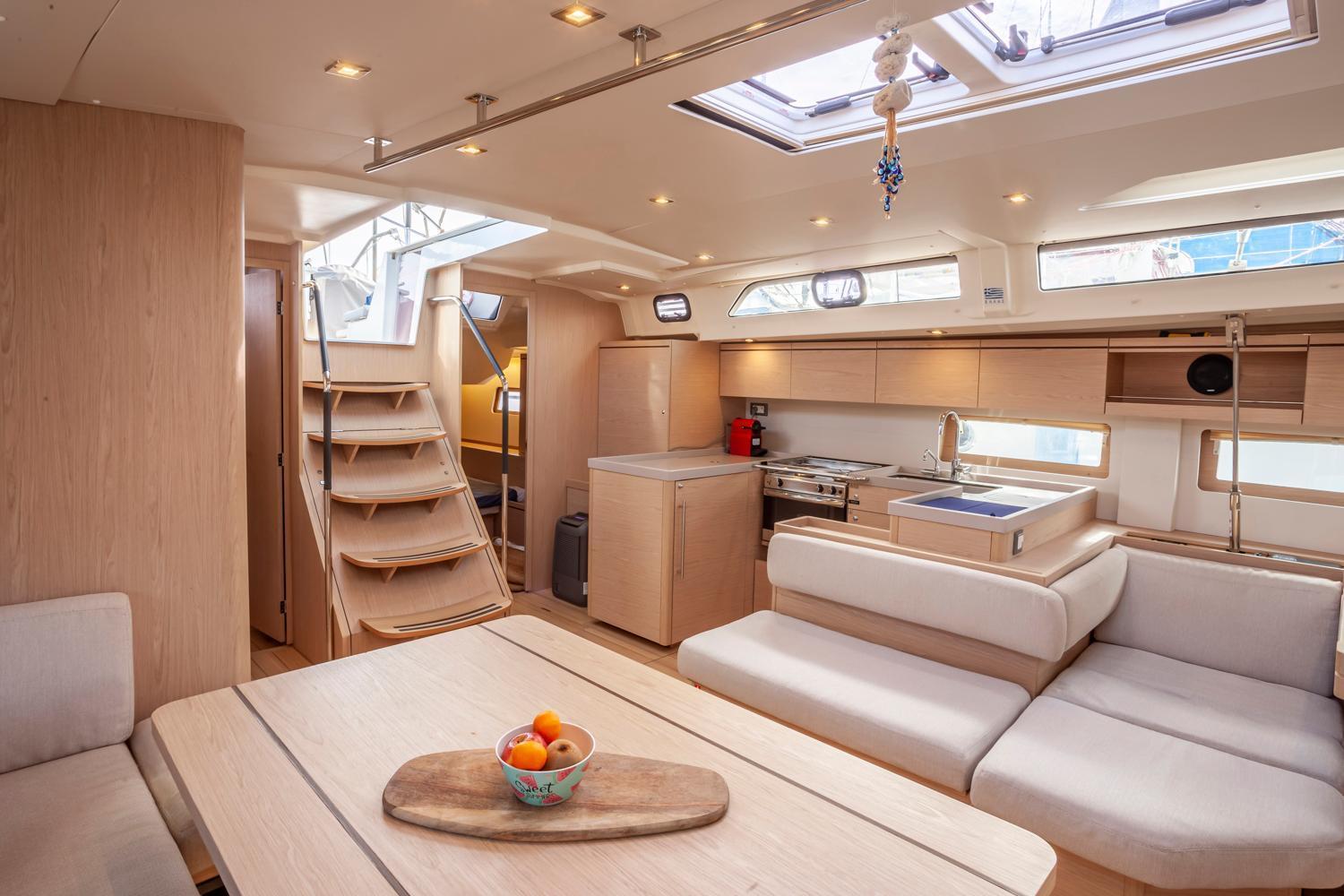 ホテル Yacht Psari テッサロニキ エクステリア 写真
